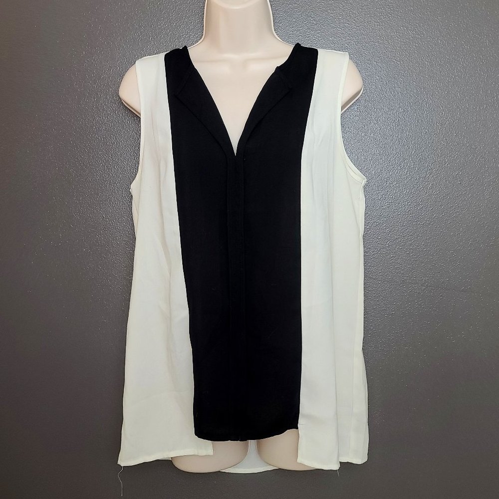 Mossimo Supply Co Black and White Color Block Sleeveless Casual Blouse